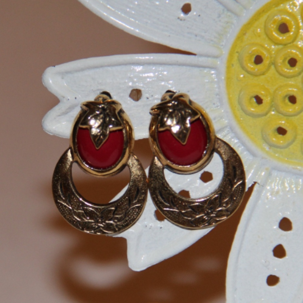 Door Knocker Gold Tone Red Enamel Pierced Earrings